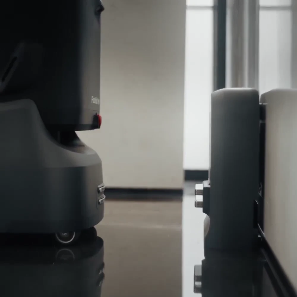 Видео взаимодействия FlashBot Arm при обслуживании